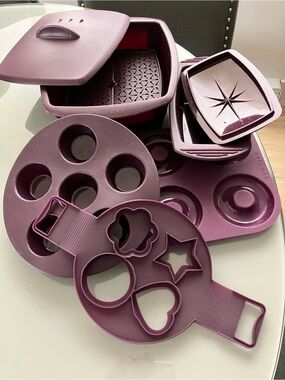 Epicure Silicone Baking Set in Plum